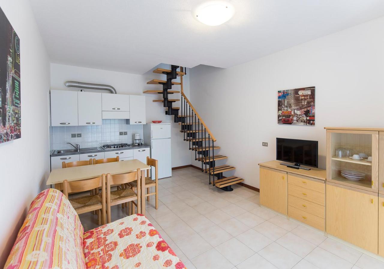 Apartament With Swimming Pool Lejlighed Caorle Eksteriør billede