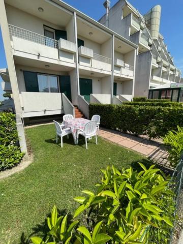 Apartament With Swimming Pool Lejlighed Caorle Eksteriør billede